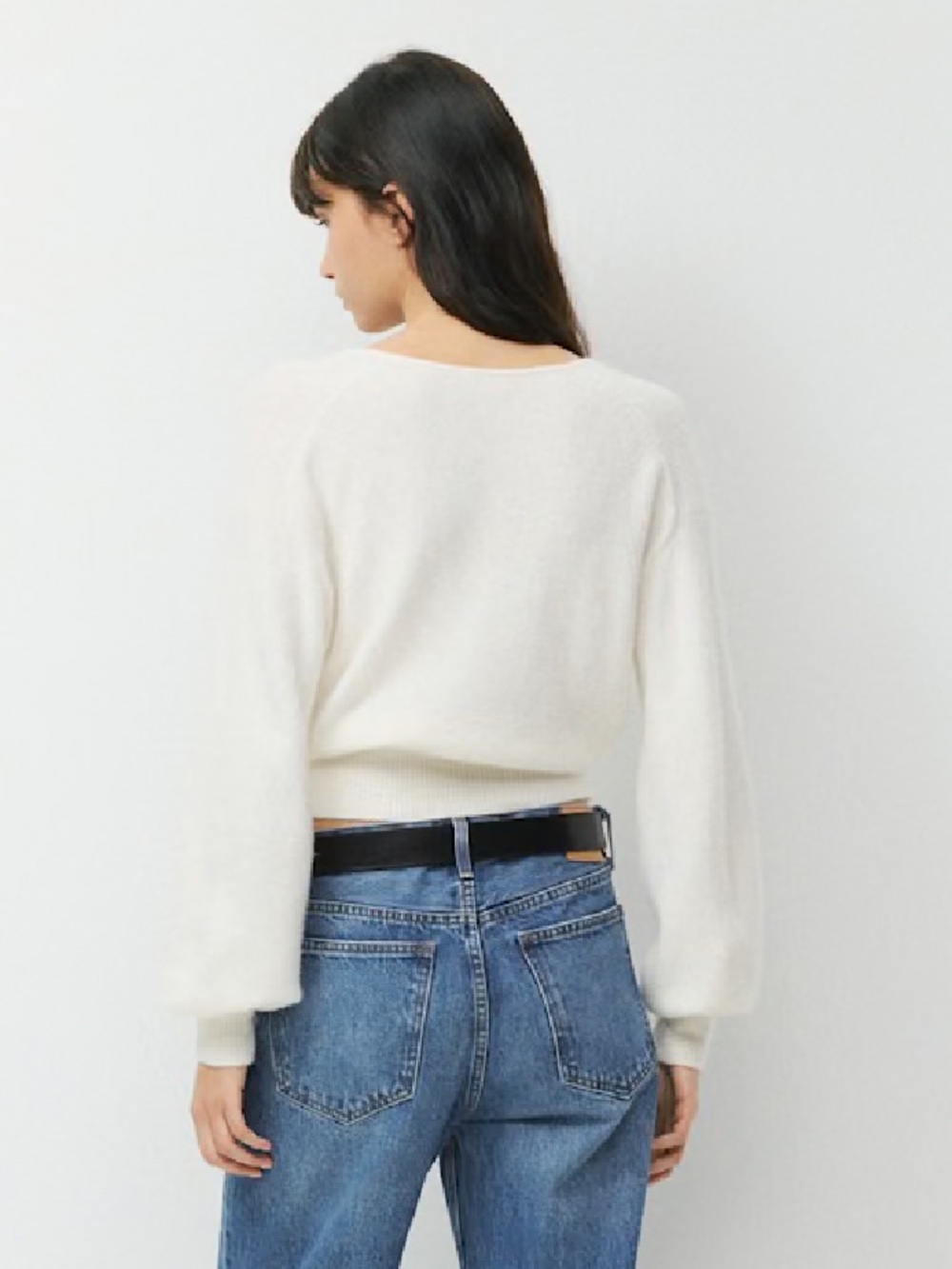 Aritzia Cream Scoop Neck Cropped Sweater